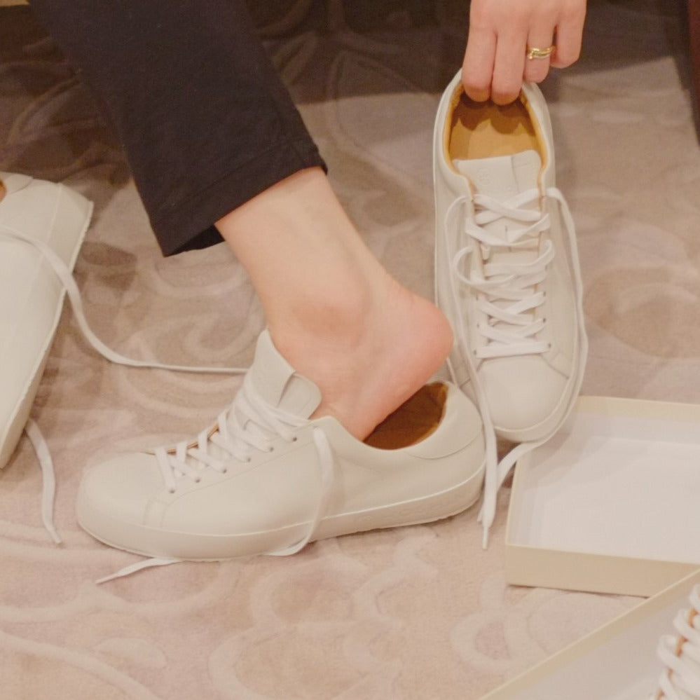 [women's] sizing sneakers (FULL REFUND)