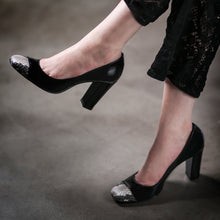 Load image into Gallery viewer, [women&#39;s] reunion - combination pumps - black patent leather x white python
