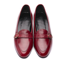 Load image into Gallery viewer, [women&#39;s] reunion - buckle loafers - baby calfskin / patina dye (red) x Niloticus crocodile / patina dye (red)
