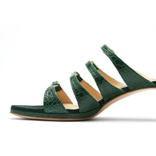 Load image into Gallery viewer, [women&#39;s] reunion - quattro sandals - green crocodile
