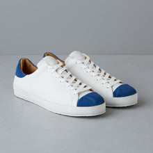 Load image into Gallery viewer, [men&#39;s] Liberte - low-top sneakers - combination toe white x blue elephant
