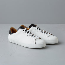 Load image into Gallery viewer, [women&#39;s] Liberte - low-top sneakers - combination tongue black and white crocodile
