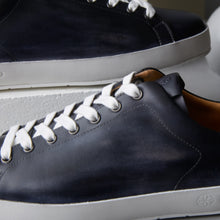 Load image into Gallery viewer, [men&#39;s] Liberte - low-top sneakers - black x gray patina calfskin
