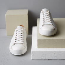 Load image into Gallery viewer, [men&#39;s] Liberte - low-top sneakers - combination toe white on white crocodile
