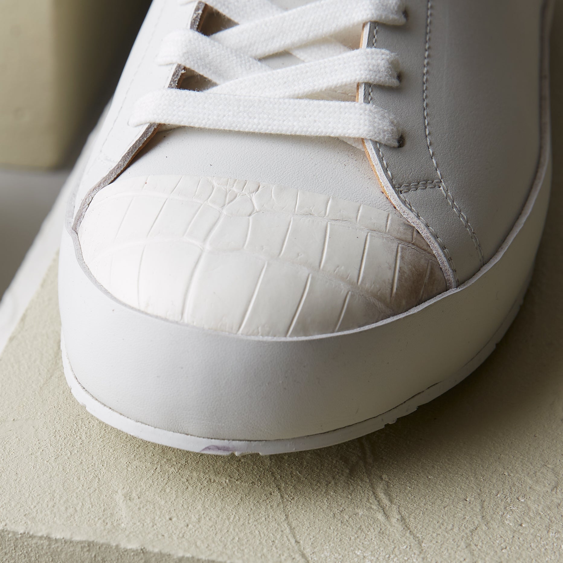 [men's] Liberte - low-top sneakers - combination toe white on white crocodile